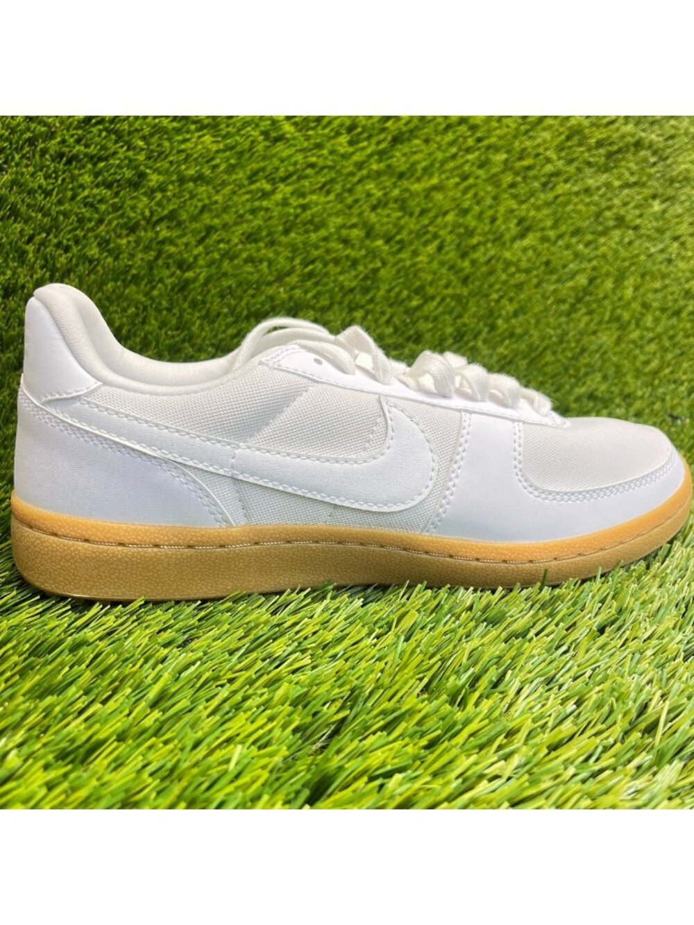 Nike Field General 82 Womens Size 9 White Gum Athletic Walking Shoes Sneakers
